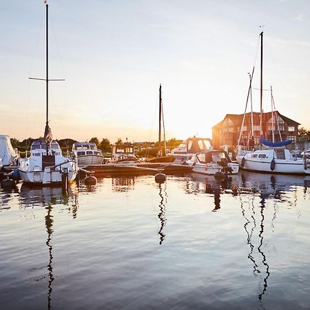 Bades Huk Marina Hotel Hohen Wieschendorf Luaran gambar